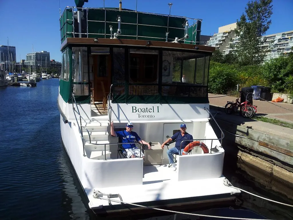 Making Waves Boatel Bed & Breakfast Toronto