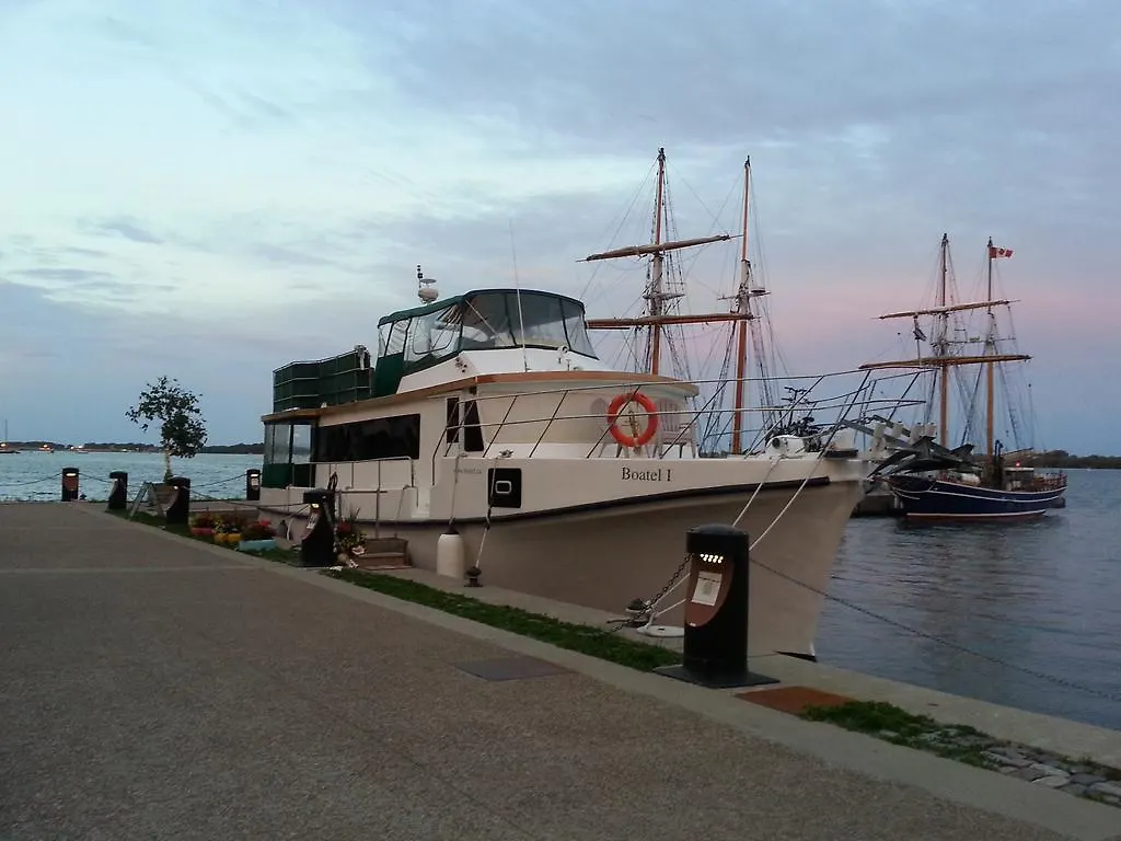 Making Waves Boatel Bed & Breakfast Toronto