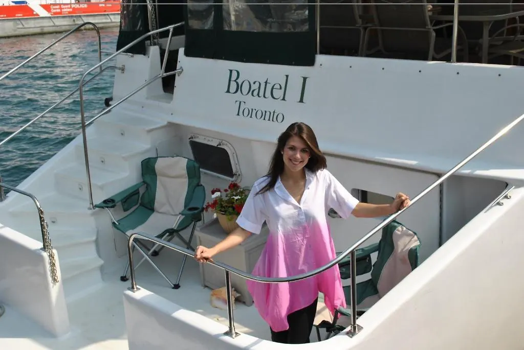 Making Waves Boatel Bed & Breakfast Toronto