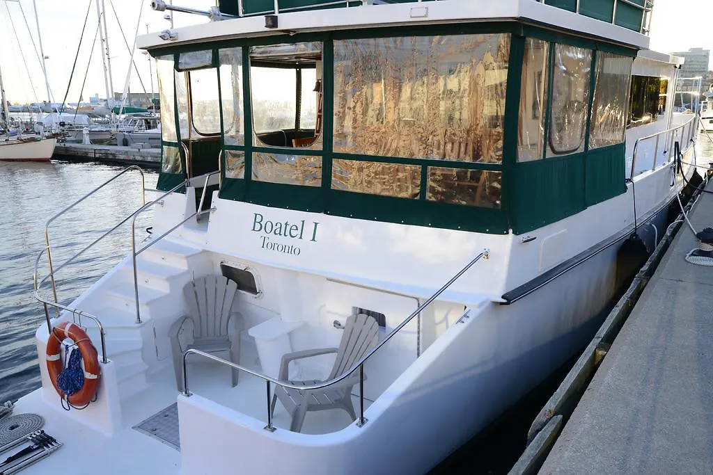 Making Waves Boatel Bed & Breakfast Toronto