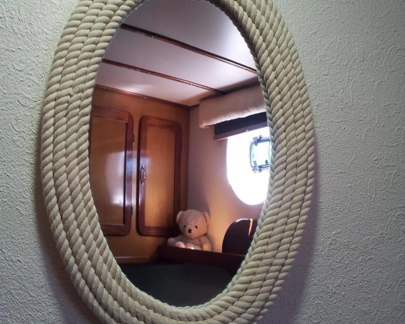 ***  Making Waves Boatel Bed & Breakfast Toronto Canada