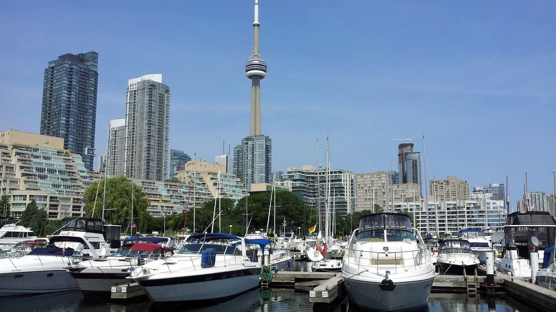 Making Waves Boatel Bed & Breakfast Toronto