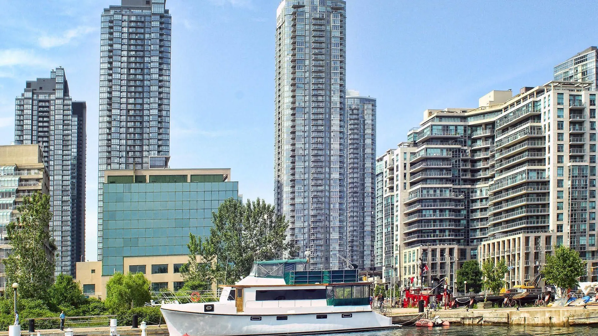 Making Waves Boatel Bed & Breakfast Toronto